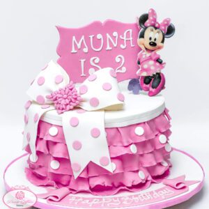 Minnie Mouse Fondant cake