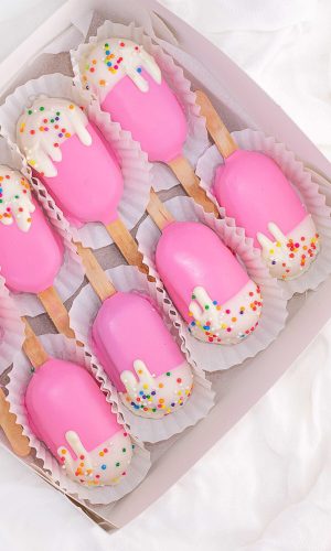 Cake on sticks