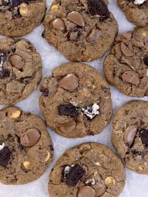 Oreo with Milk & White Chocolate Cookies