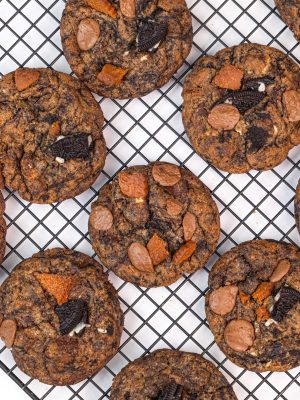 Chocolate Lotus Oreo Cookie