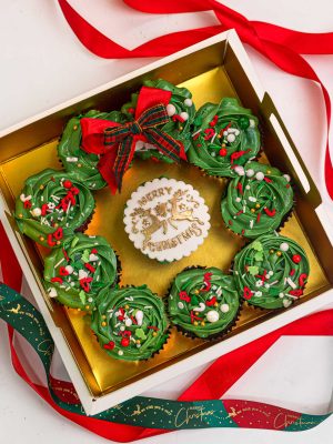 Christmas Cupcake Wreath