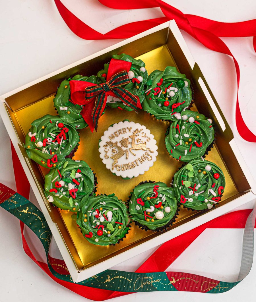 Christmas Cupcake Wreath