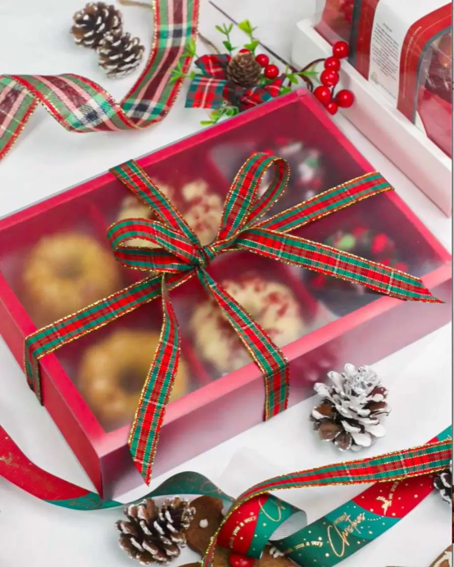 Bundt Mini Christmas Cakes {Iced}