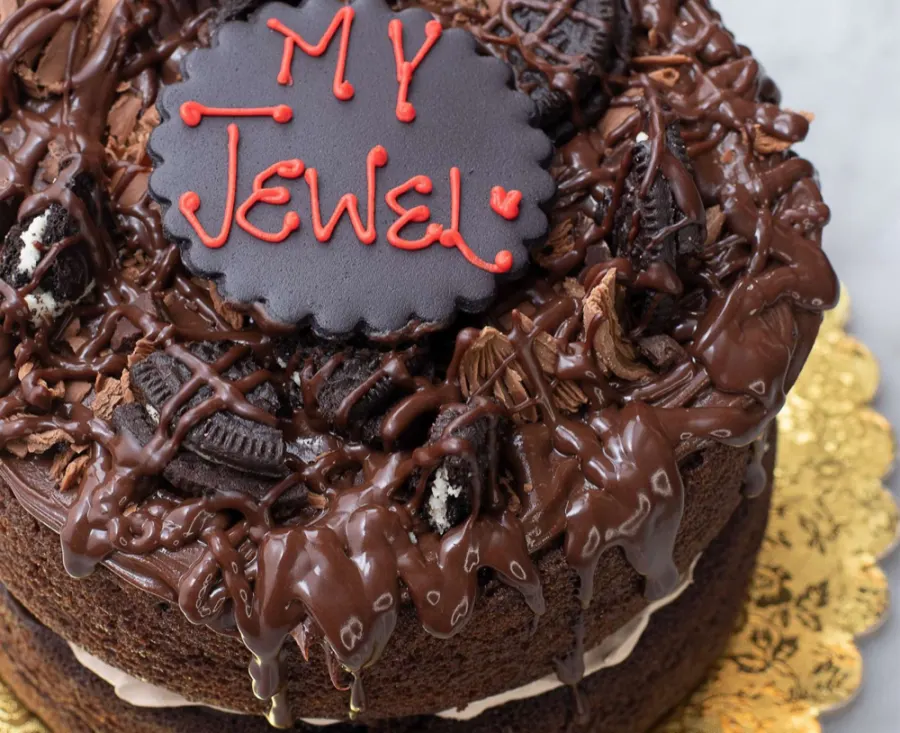 Chocolate Fudge Naked Cake