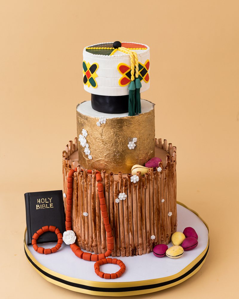 Traditional wedding cake